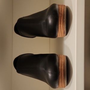 Dr. Scholls, size 6.5, black